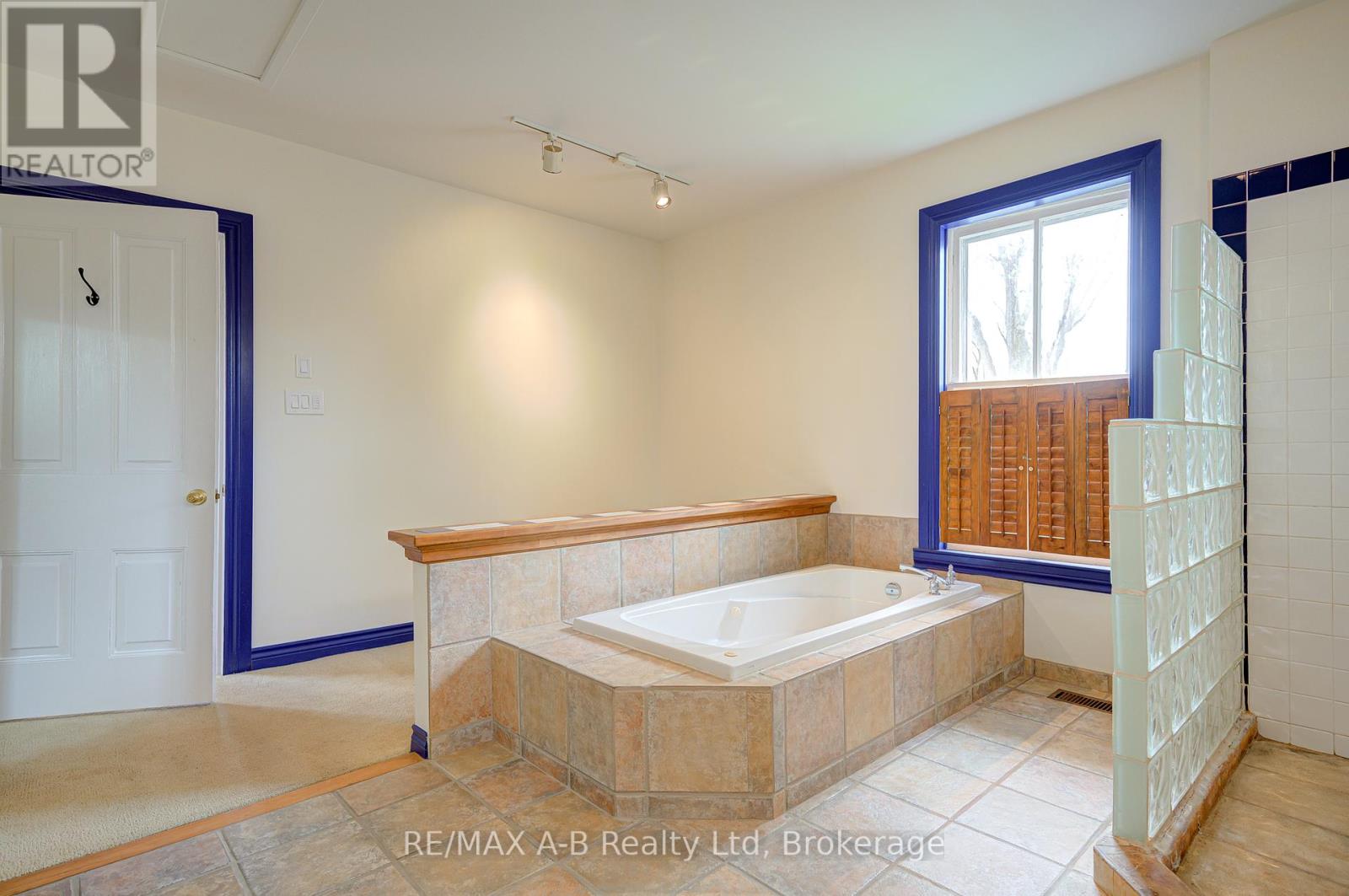 258 Douro Street, Stratford, Ontario  N5A 3S3 - Photo 40 - X12155757