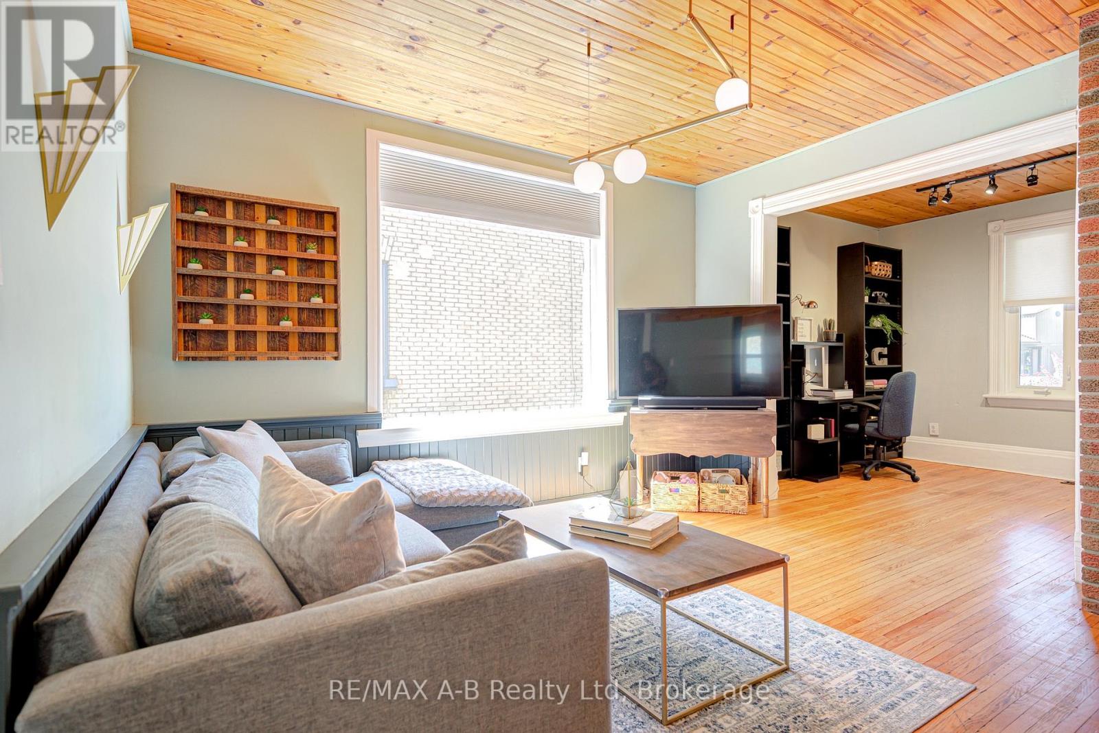 143 Bay Street, Stratford, Ontario  N5A 4K8 - Photo 11 - X12155825