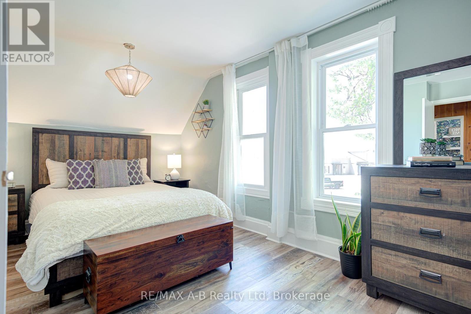143 Bay Street, Stratford, Ontario  N5A 4K8 - Photo 27 - X12155825
