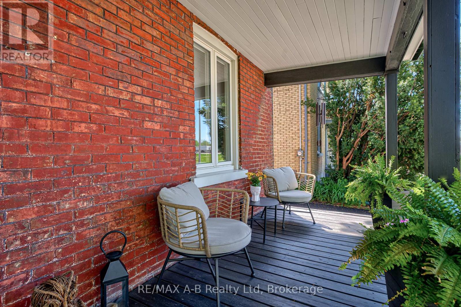 143 Bay Street, Stratford, Ontario  N5A 4K8 - Photo 4 - X12155825