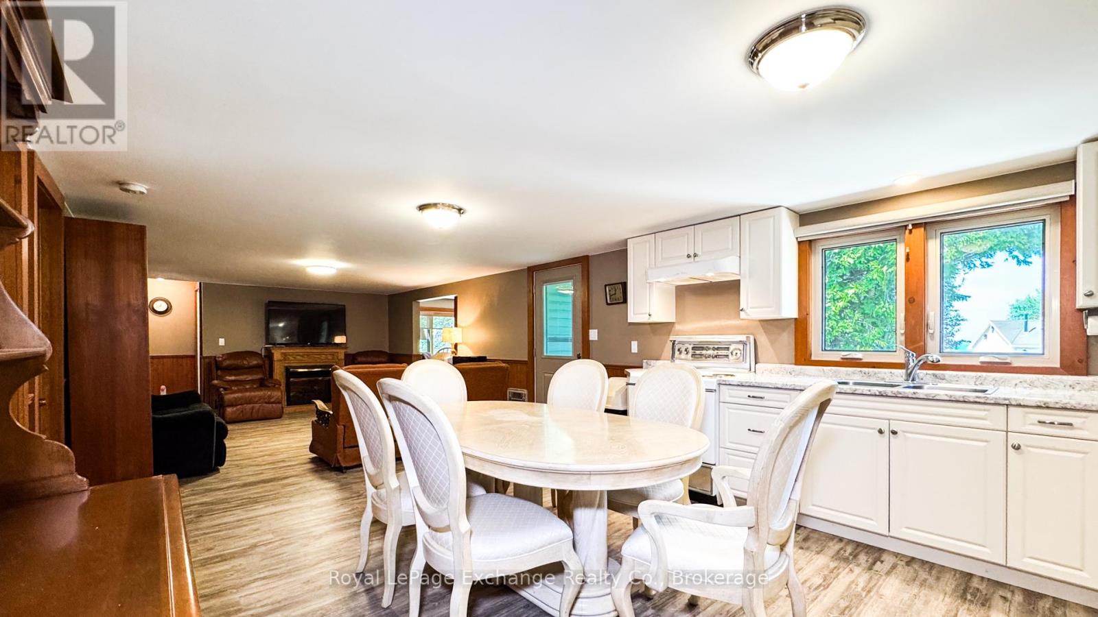 9 Wood Street, Kincardine, Ontario  N0G 2T0 - Photo 11 - X12155843