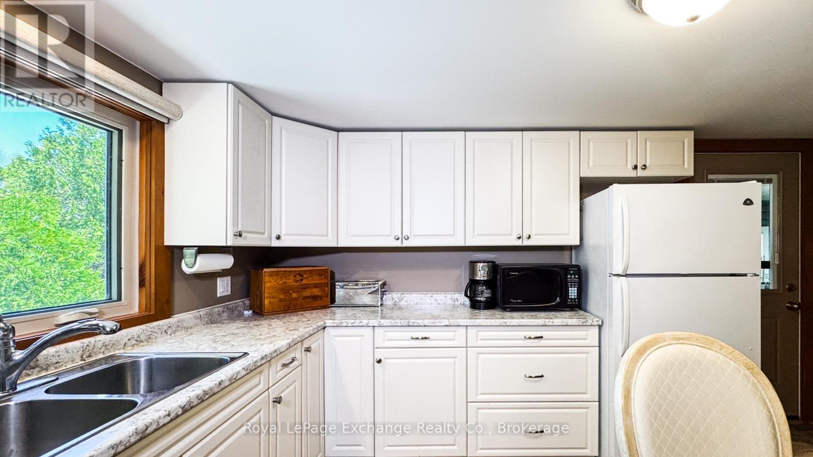 9 Wood Street, Kincardine, Ontario  N0G 2T0 - Photo 13 - X12155843