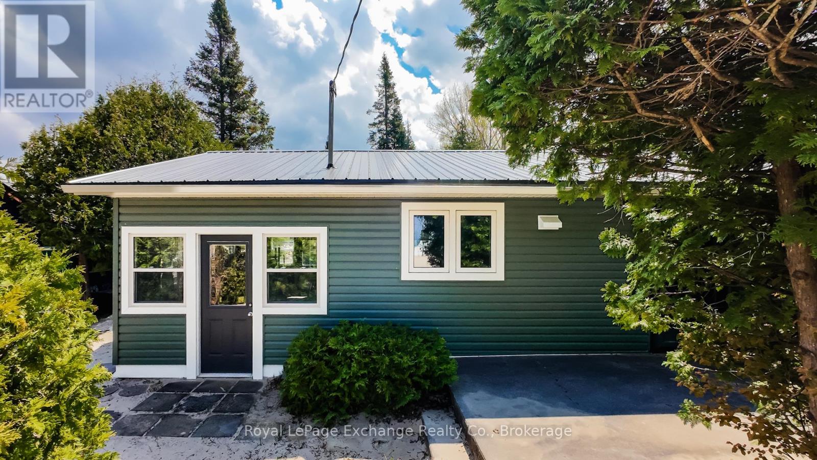 9 Wood Street, Kincardine, Ontario  N0G 2T0 - Photo 8 - X12155843