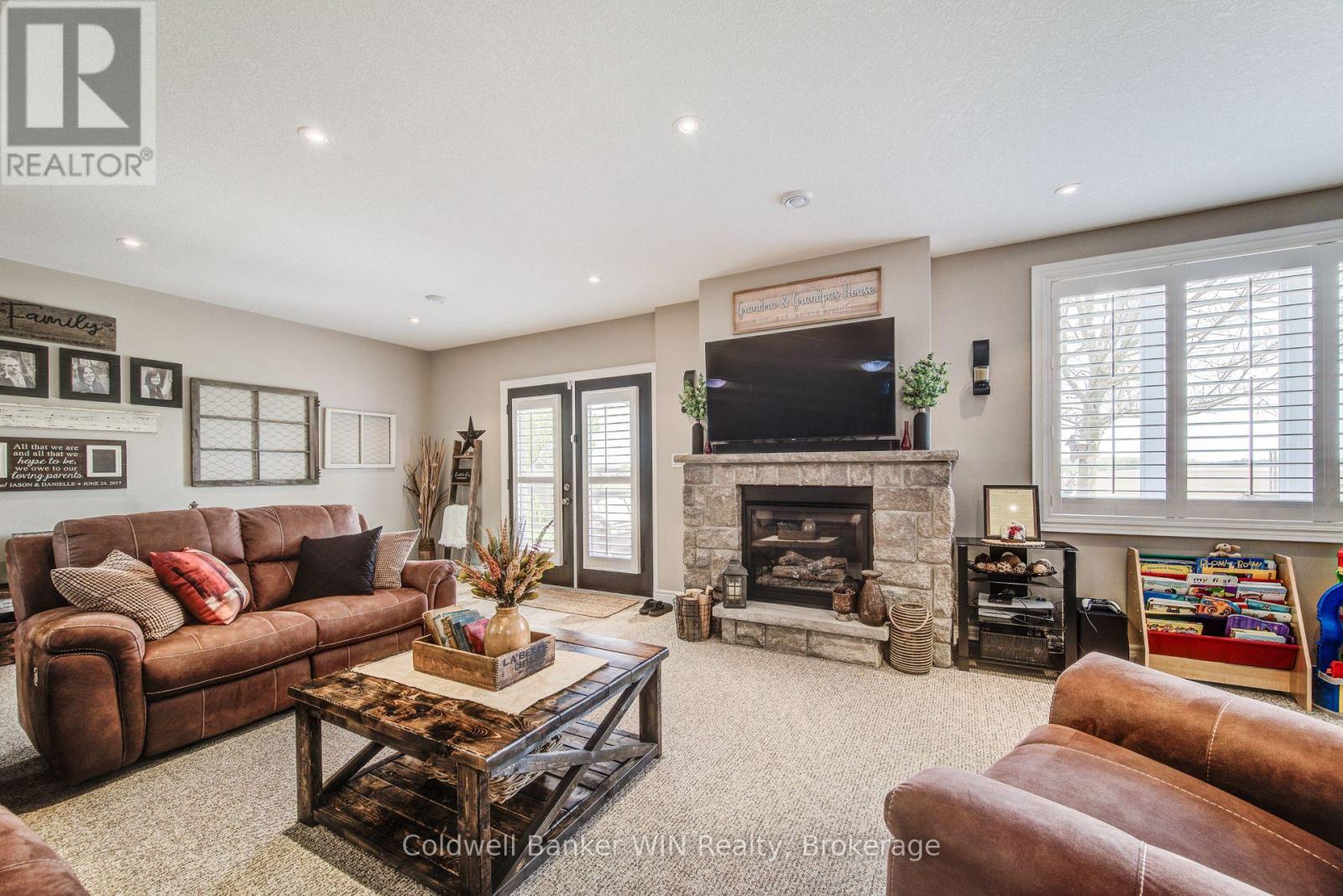 185 Rubys Crescent, Wellington North, Ontario  N0G 2L2 - Photo 35 - X12156010