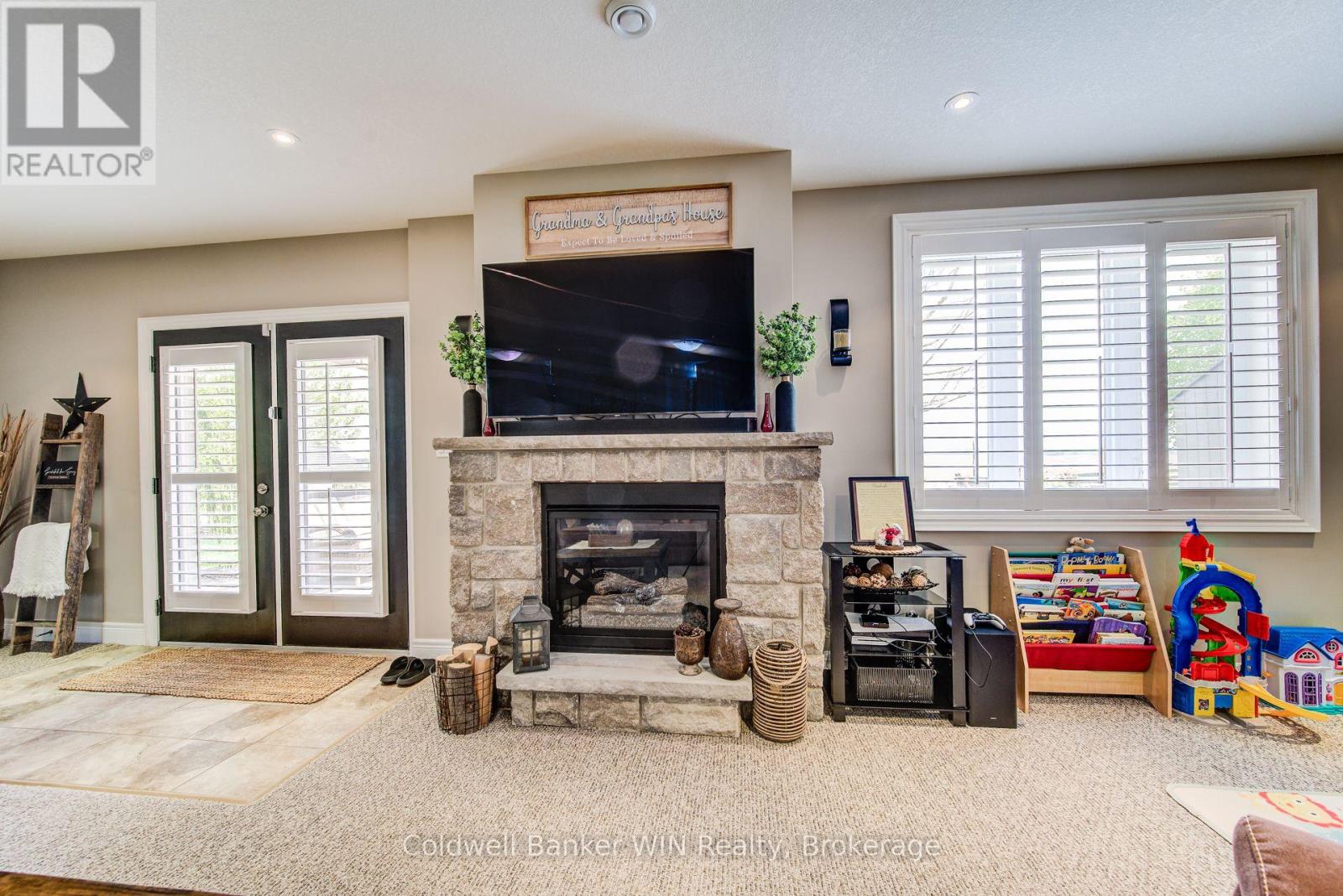 185 Rubys Crescent, Wellington North, Ontario  N0G 2L2 - Photo 36 - X12156010