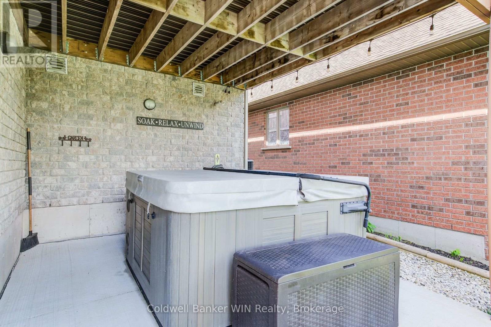 185 Rubys Crescent, Wellington North, Ontario  N0G 2L2 - Photo 44 - X12156010