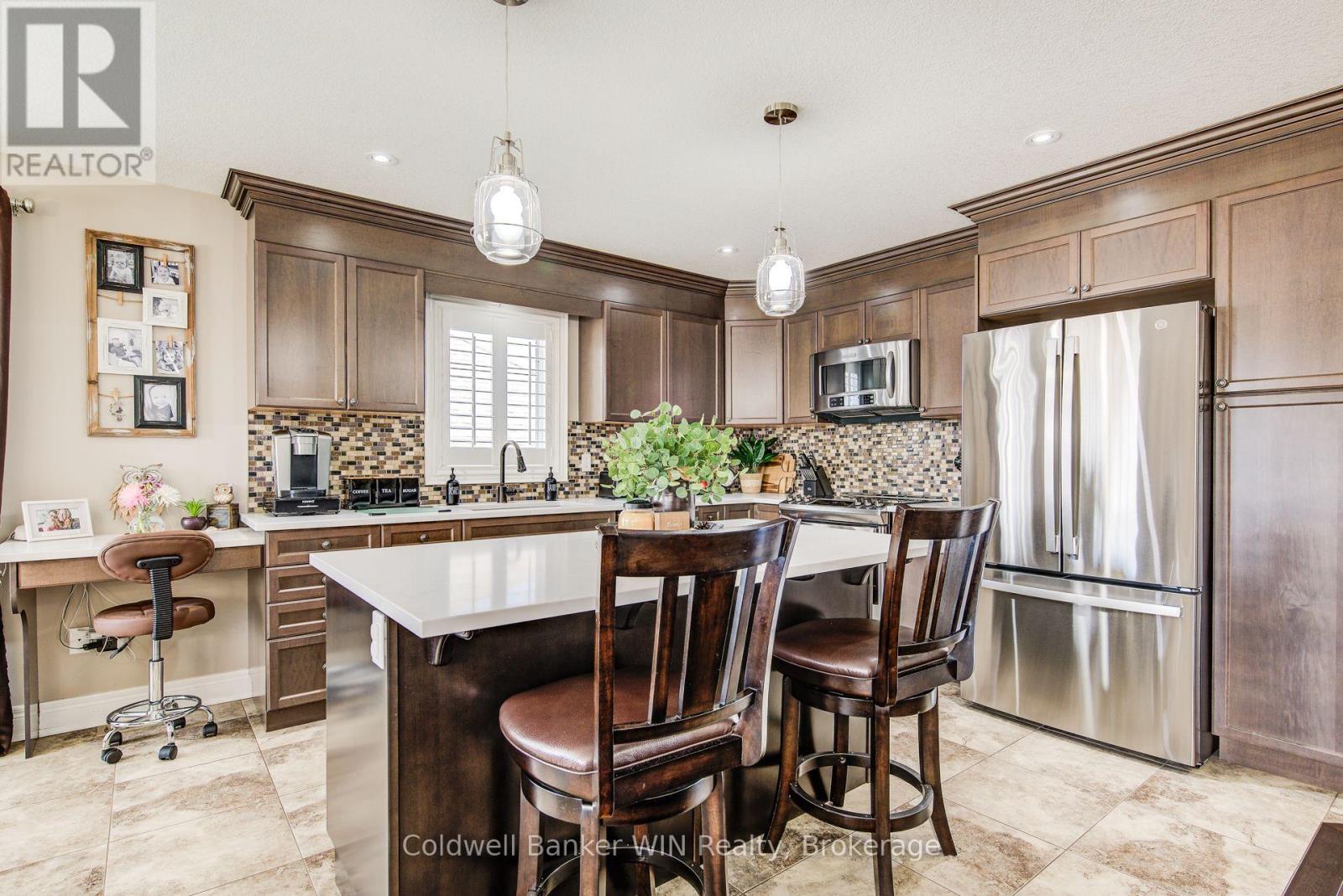 185 Rubys Crescent, Wellington North, Ontario  N0G 2L2 - Photo 9 - X12156010