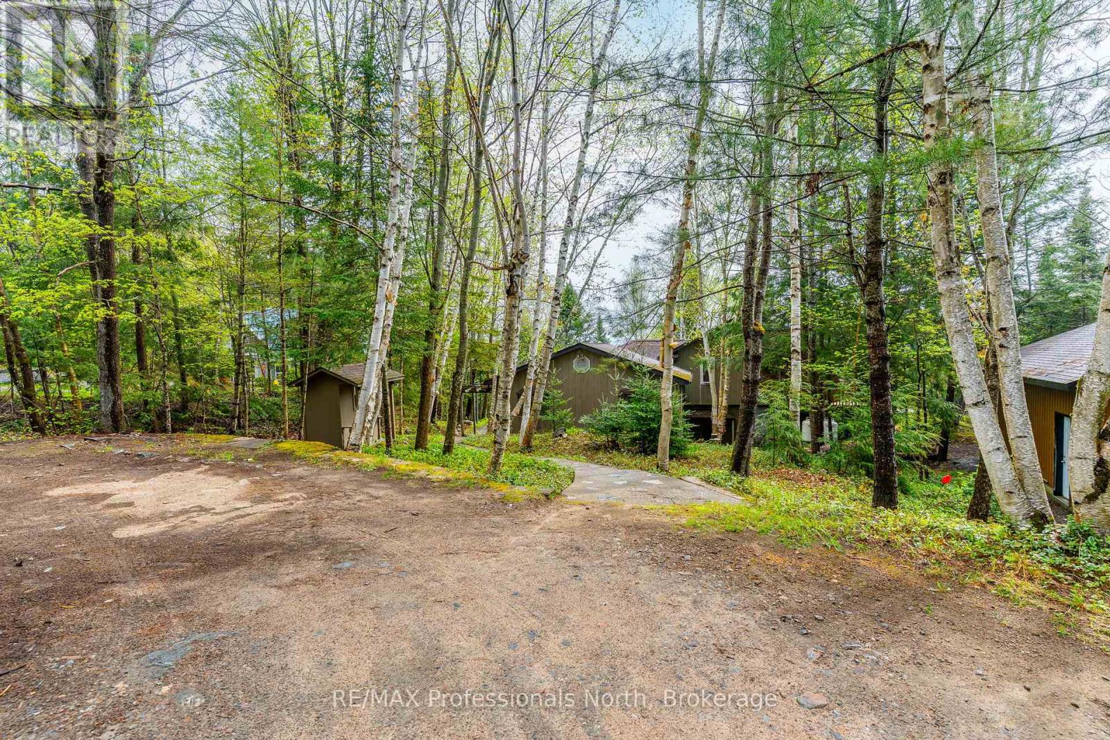 6213 Kennisis Lake Road, Dysart Et Al, Ontario  K0M 1S0 - Photo 2 - X12156095