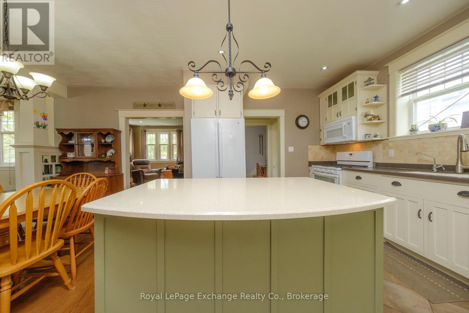 357 Ross Street, Huron-Kinloss, Ontario  N0G 2H0 - Photo 13 - X12156127