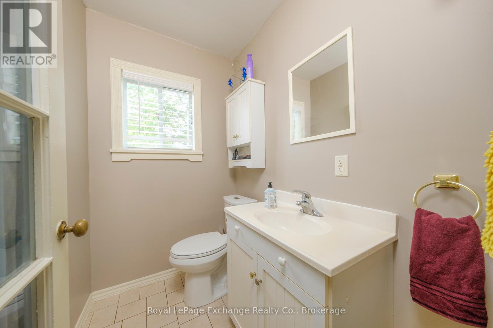 357 Ross Street, Huron-Kinloss, Ontario  N0G 2H0 - Photo 9 - X12156127
