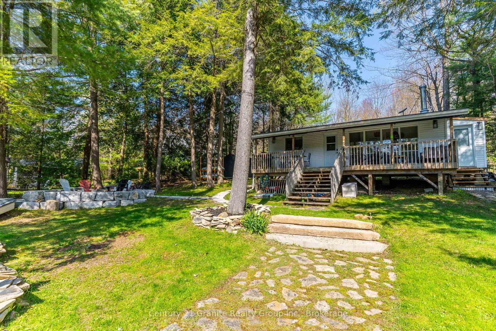 1954 SOUTH BEAVER LAKE LANE, Minden Hills, Ontario