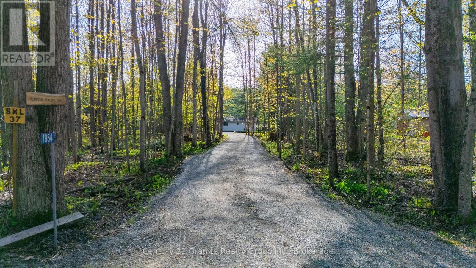 1954 South Beaver Lake Lane, Minden Hills, Ontario  K0M 2K0 - Photo 9 - X12156142