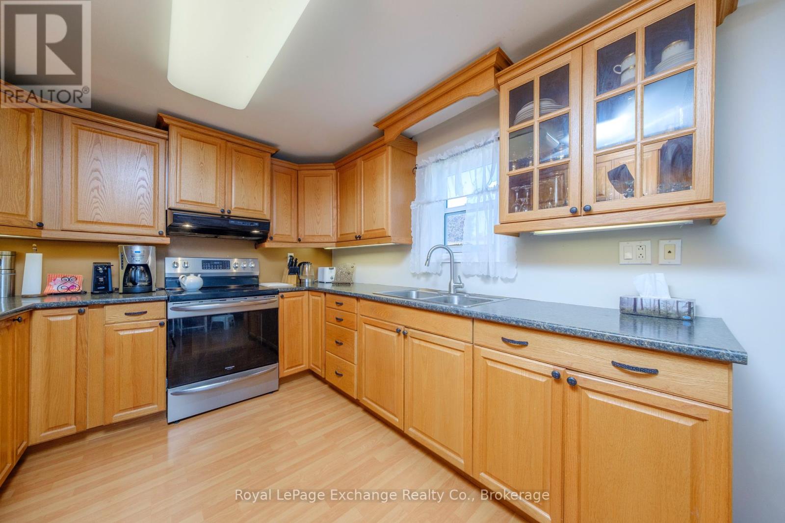 660 Johnston Crescent, Kincardine, Ontario  N2Z 1S6 - Photo 13 - X12156187