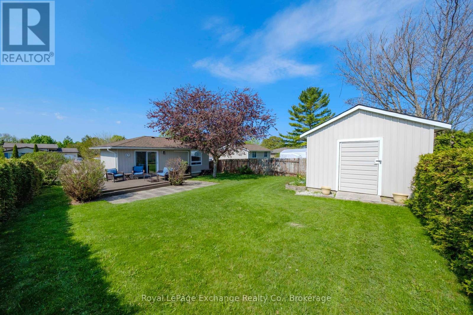 660 Johnston Crescent, Kincardine, Ontario  N2Z 1S6 - Photo 3 - X12156187