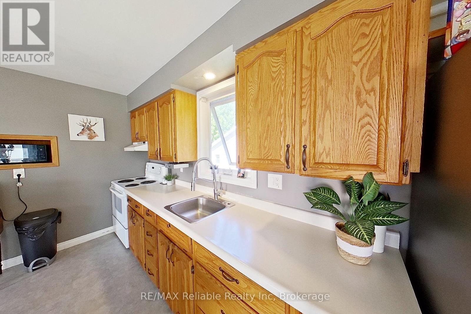 15 Mary Street, Bluewater, Ontario  N0M 2T0 - Photo 27 - X12156281