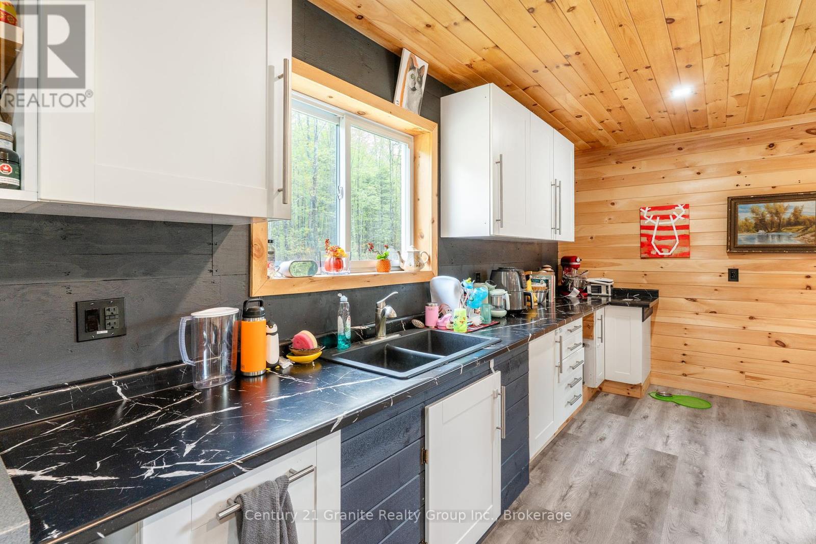 10498 Highway 118, Algonquin Highlands, Ontario  K0M 1J0 - Photo 12 - X12156378