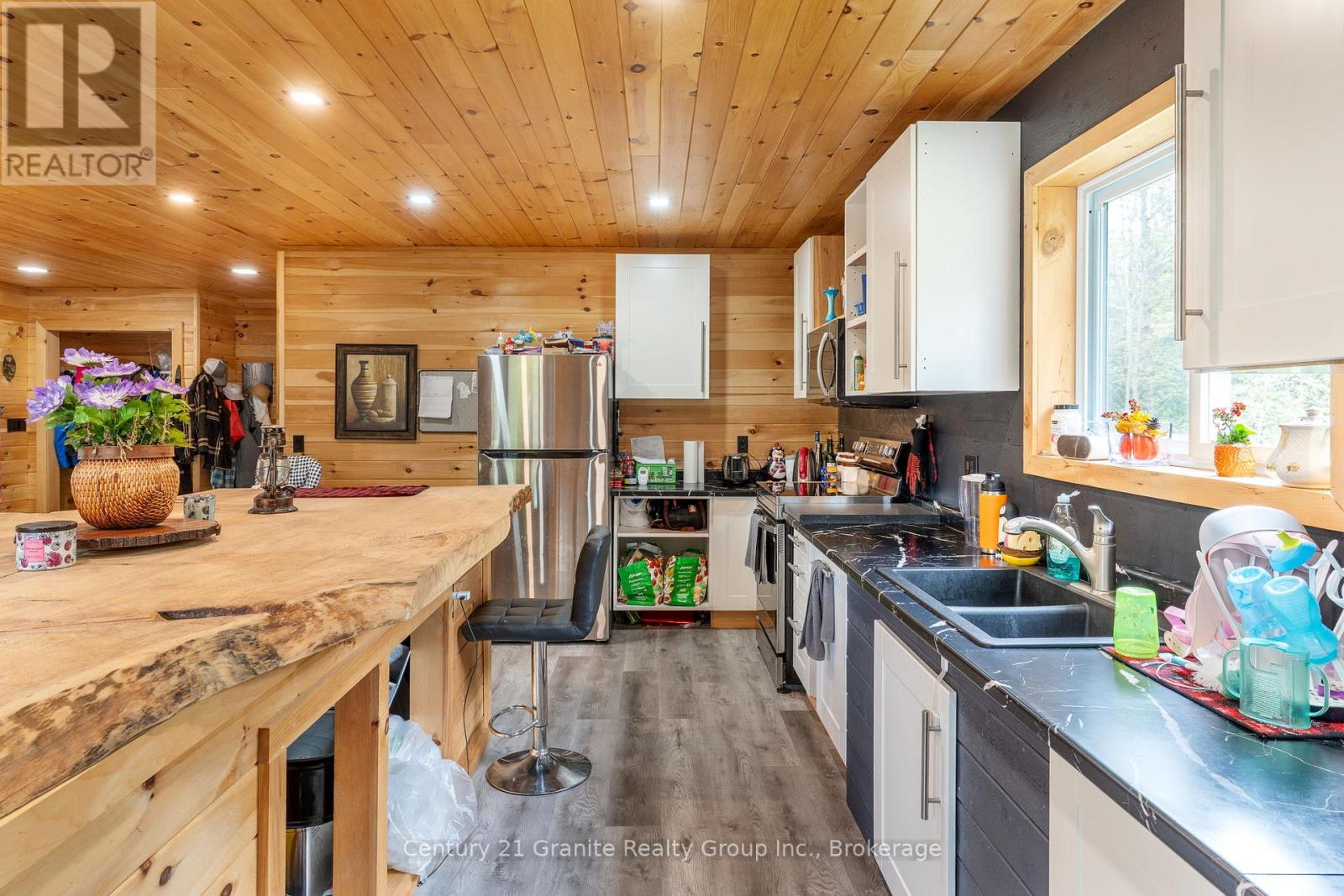 10498 Highway 118, Algonquin Highlands, Ontario  K0M 1J0 - Photo 14 - X12156378