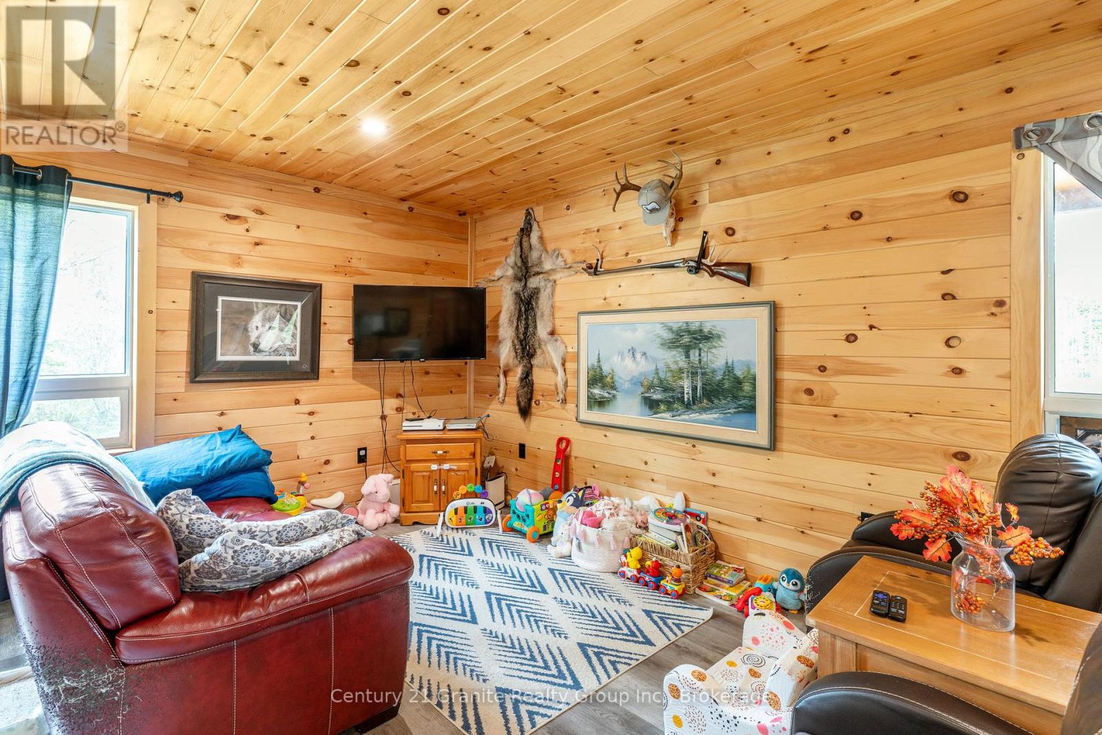 10498 Highway 118, Algonquin Highlands, Ontario  K0M 1J0 - Photo 17 - X12156378