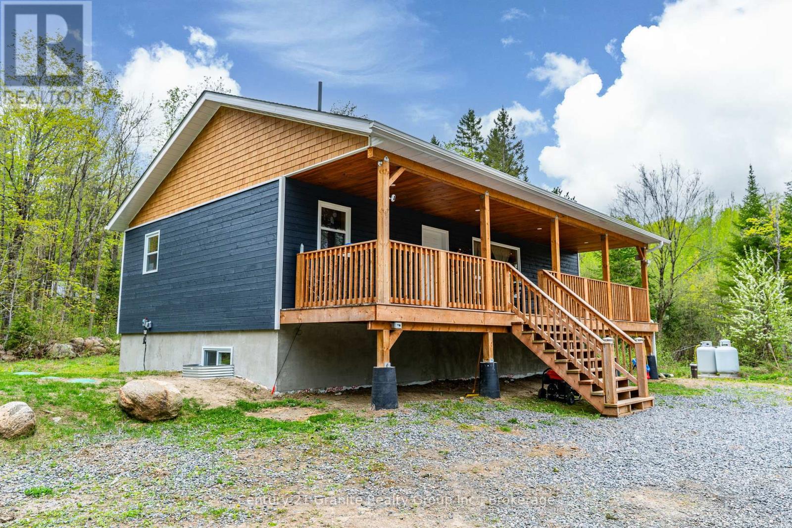 10498 Highway 118, Algonquin Highlands, Ontario  K0M 1J0 - Photo 2 - X12156378