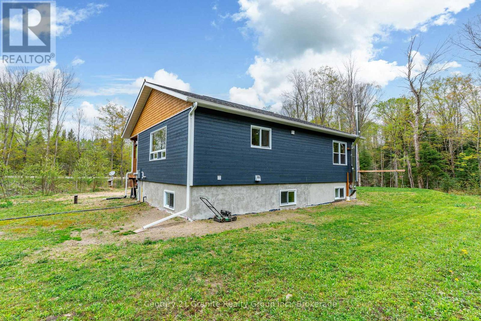 10498 Highway 118, Algonquin Highlands, Ontario  K0M 1J0 - Photo 36 - X12156378