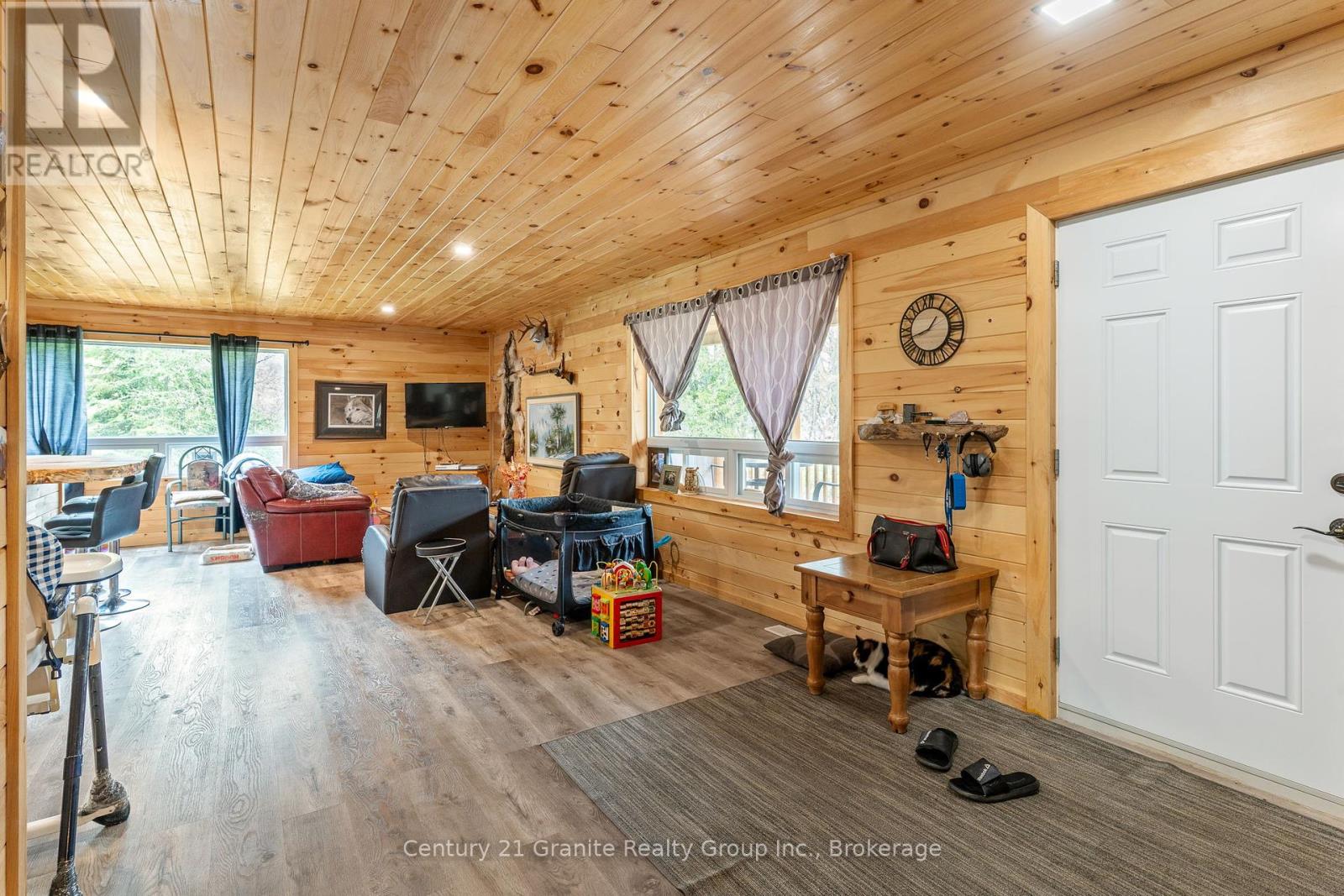 10498 Highway 118, Algonquin Highlands, Ontario  K0M 1J0 - Photo 7 - X12156378