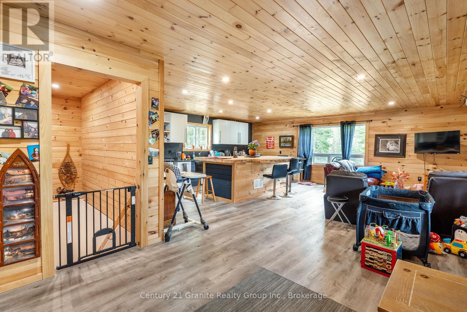 10498 Highway 118, Algonquin Highlands, Ontario  K0M 1J0 - Photo 8 - X12156378