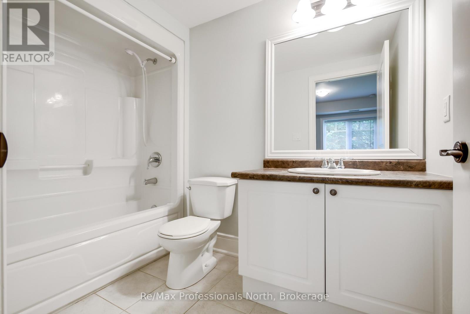 104 - 391 James Street W, Gravenhurst, Ontario  P1P 0A5 - Photo 18 - X12156392