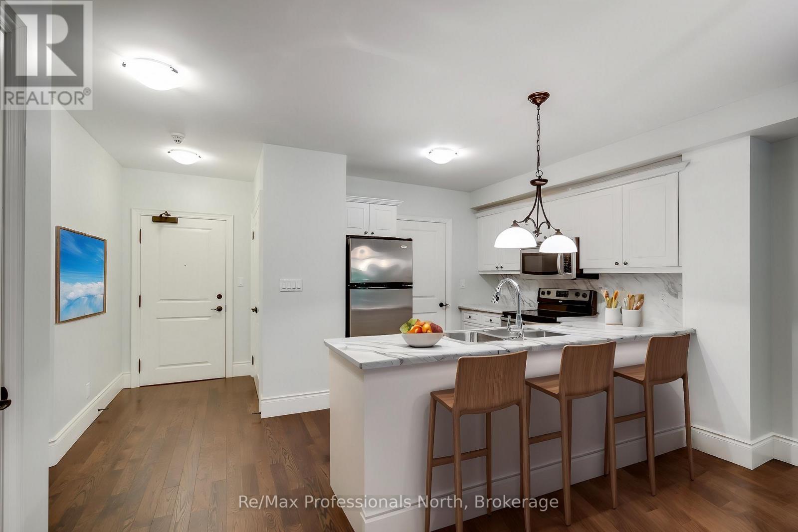 104 - 391 James Street W, Gravenhurst, Ontario  P1P 0A5 - Photo 3 - X12156392