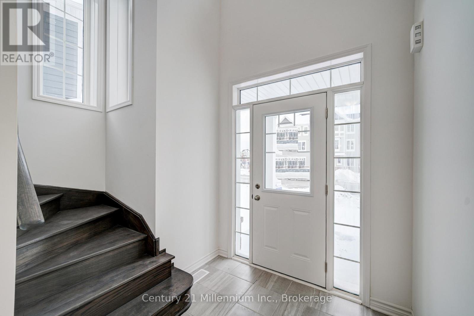 13 Abby Drive, Wasaga Beach, Ontario  L9Z 0K1 - Photo 2 - S12156556