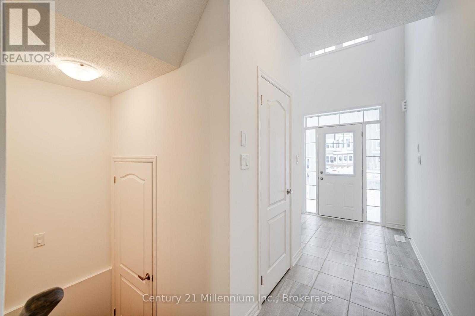 13 Abby Drive, Wasaga Beach, Ontario  L9Z 0K1 - Photo 5 - S12156556