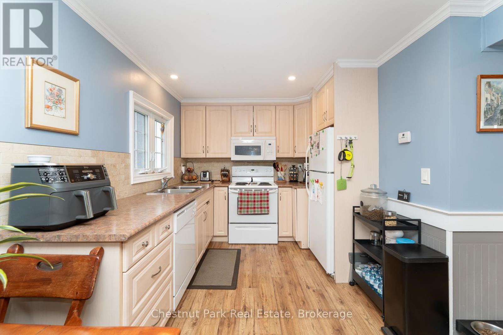 2015 141 Highway, Muskoka Lakes, Ontario  P0B 1M0 - Photo 4 - X12156658