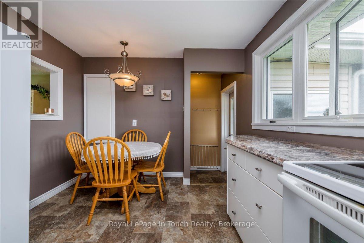 296 John Street, Midland, Ontario  L4R 2J5 - Photo 11 - S12156697