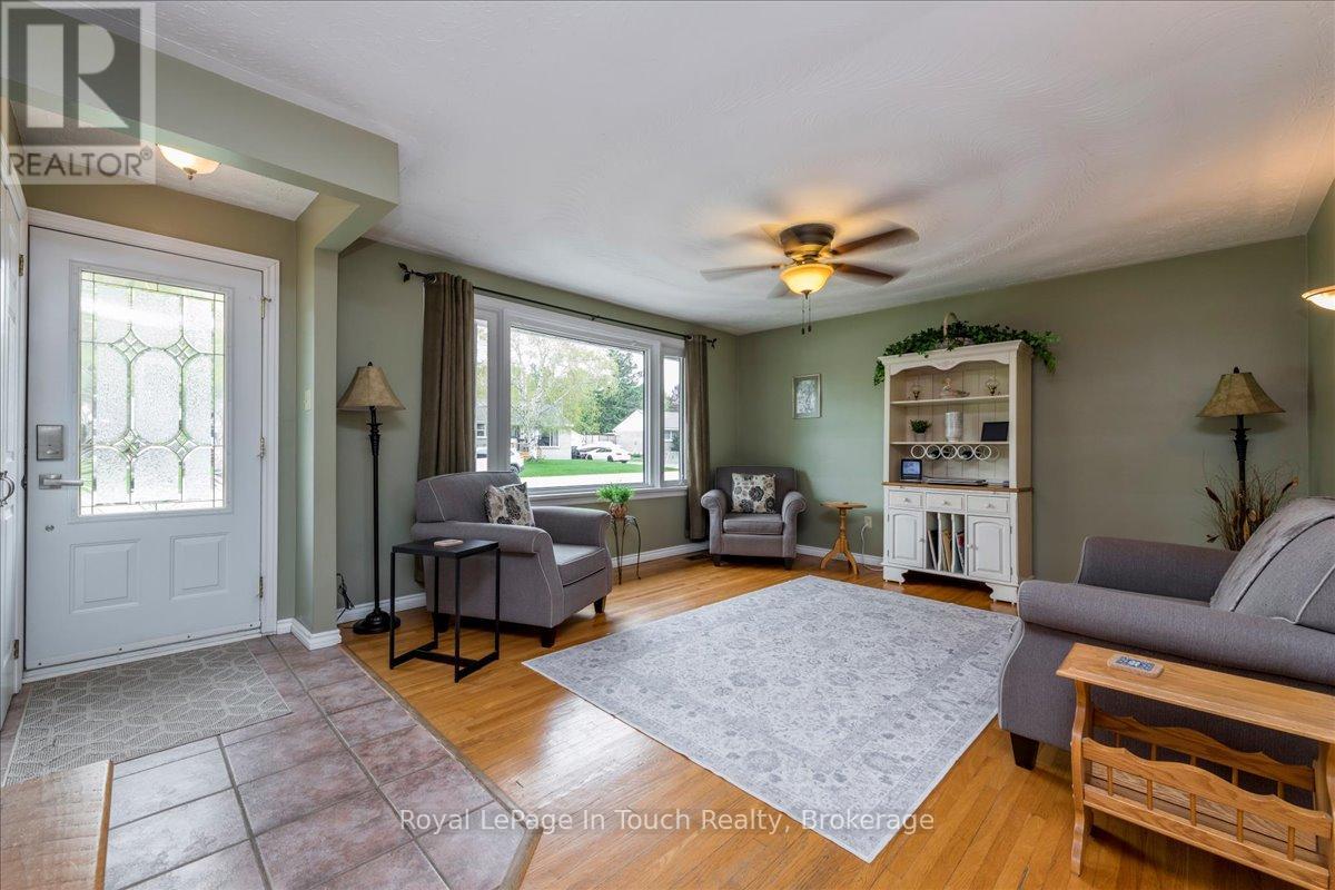 296 John Street, Midland, Ontario  L4R 2J5 - Photo 3 - S12156697