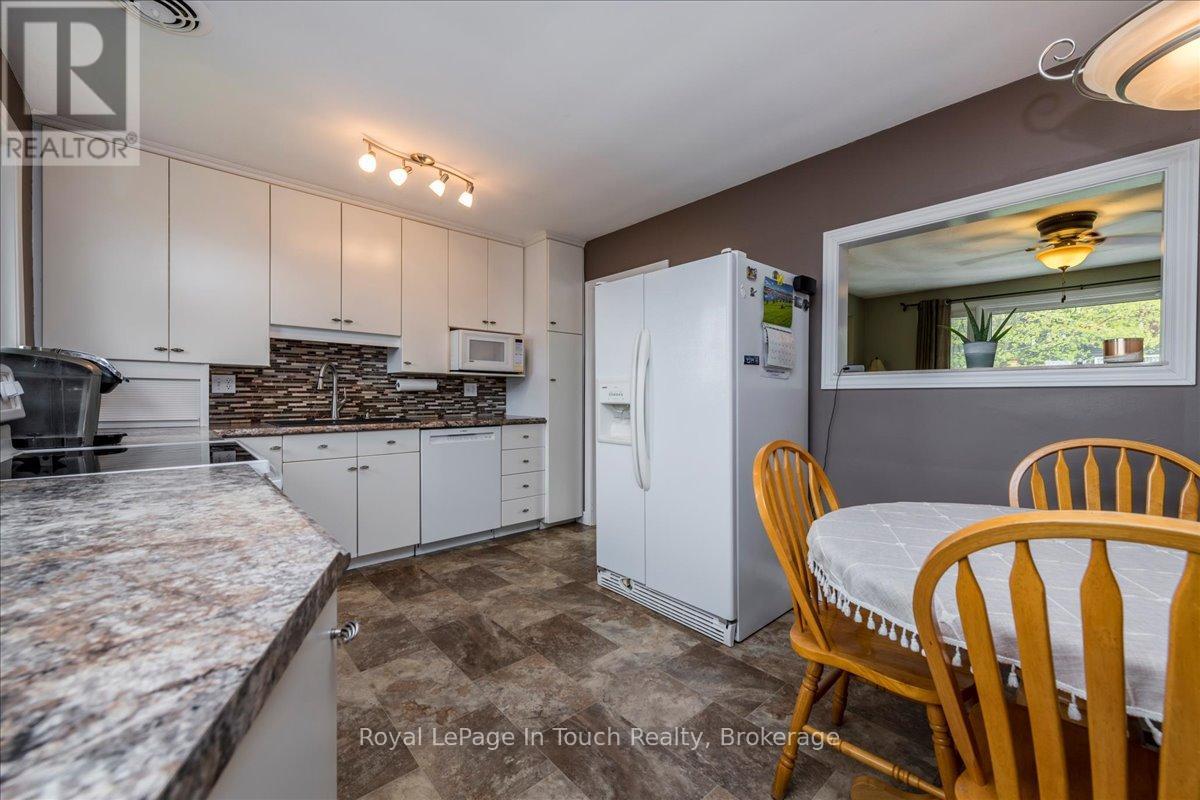 296 John Street, Midland, Ontario  L4R 2J5 - Photo 8 - S12156697