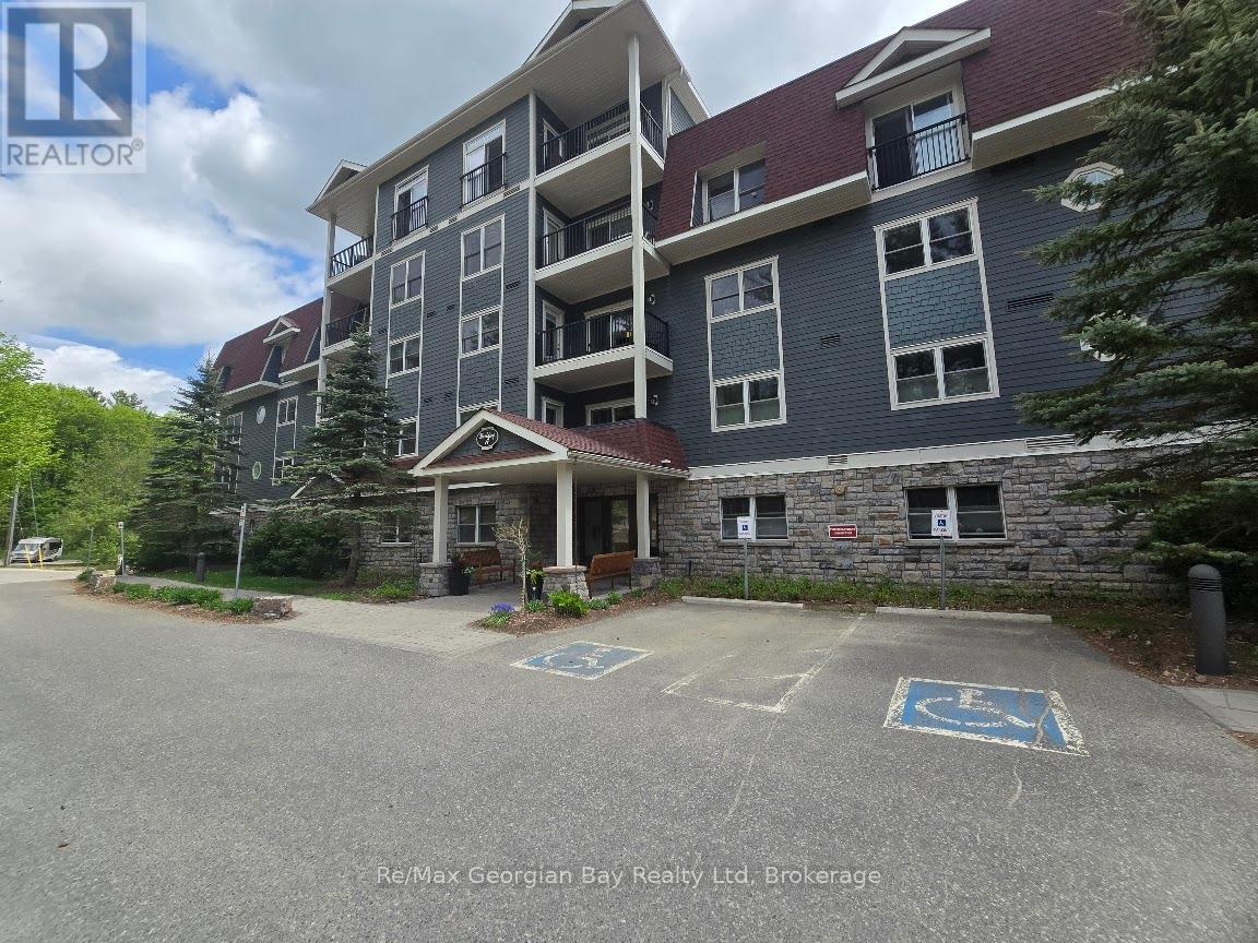 206 - 10 Kimberley Avenue, Bracebridge, Ontario  P1L 0A4 - Photo 2 - X12156693