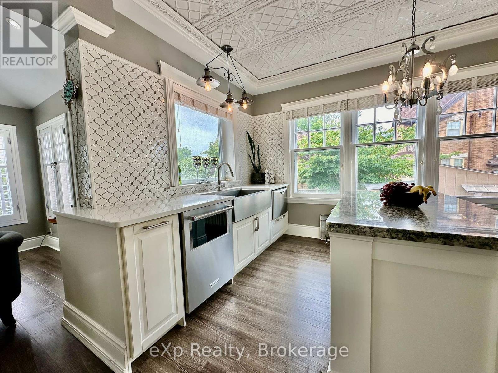 85 10th Street, Hanover, Ontario  N4N 1M9 - Photo 14 - X12156800