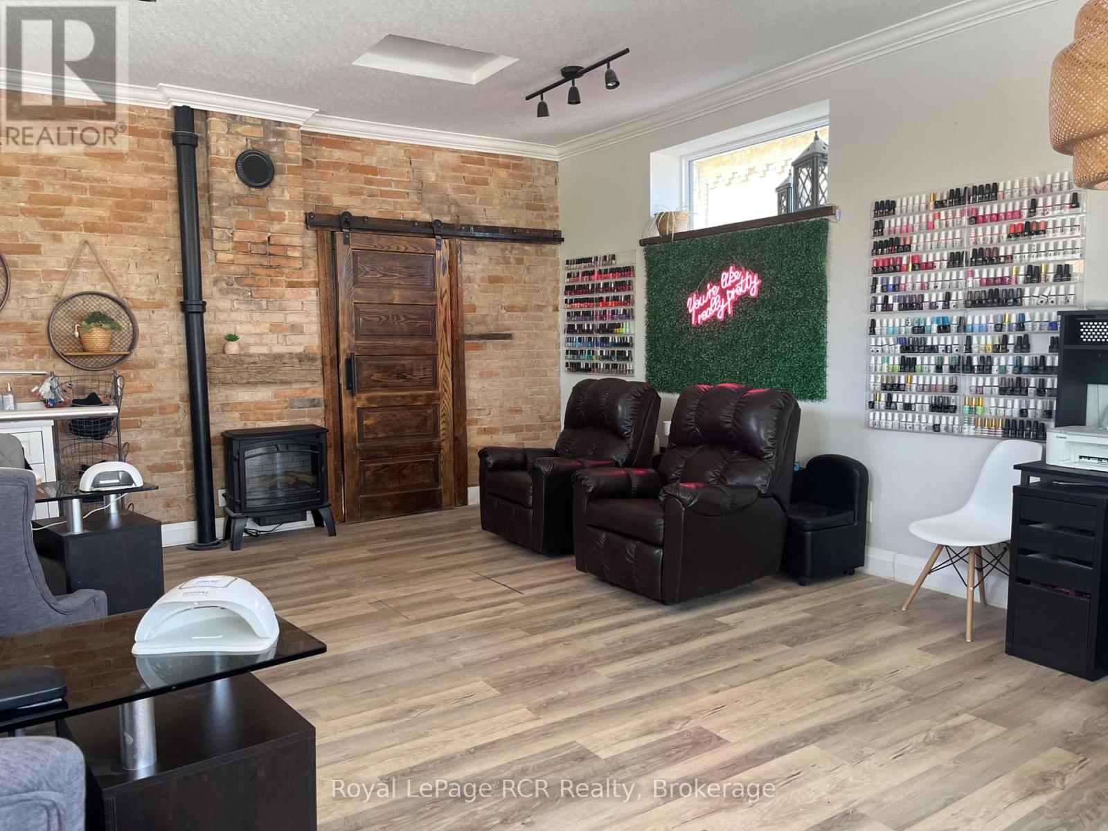 491 9th Avenue N, Hanover, Ontario  N4N 2M4 - Photo 7 - X12156855