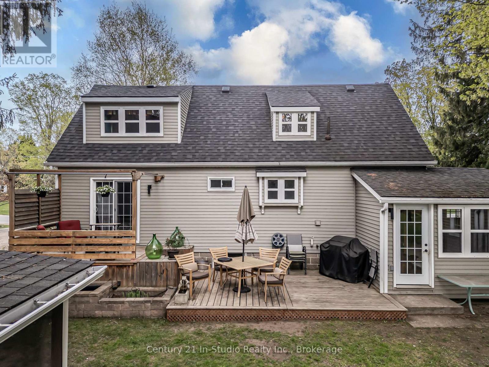 382 2nd Avenue Se, Georgian Bluffs, Ontario  N4K 5T1 - Photo 5 - X12157362