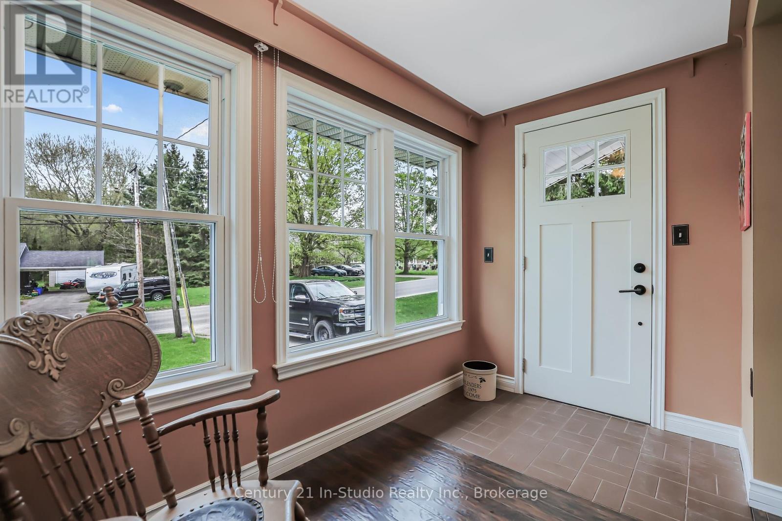 382 2nd Avenue Se, Georgian Bluffs, Ontario  N4K 5T1 - Photo 9 - X12157362