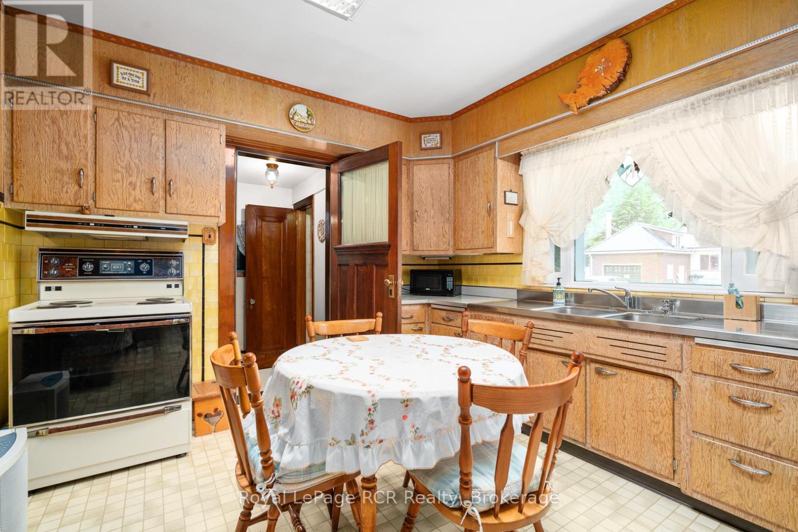 57 Elora Street N, Minto, Ontario  N0G 1M0 - Photo 21 - X12157378