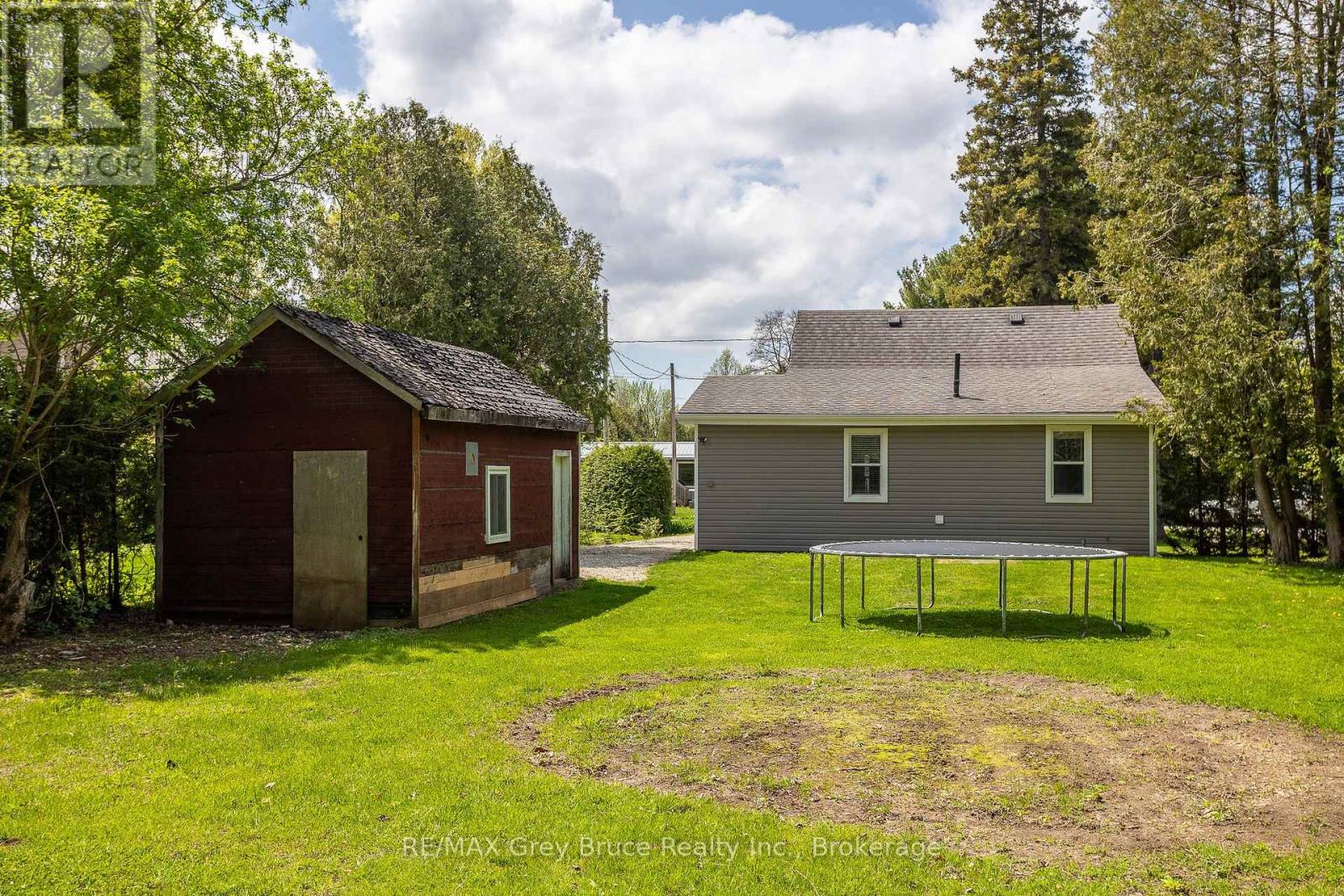 106 Spencer Street, South Bruce Peninsula, Ontario  N0H 1P0 - Photo 35 - X12157644
