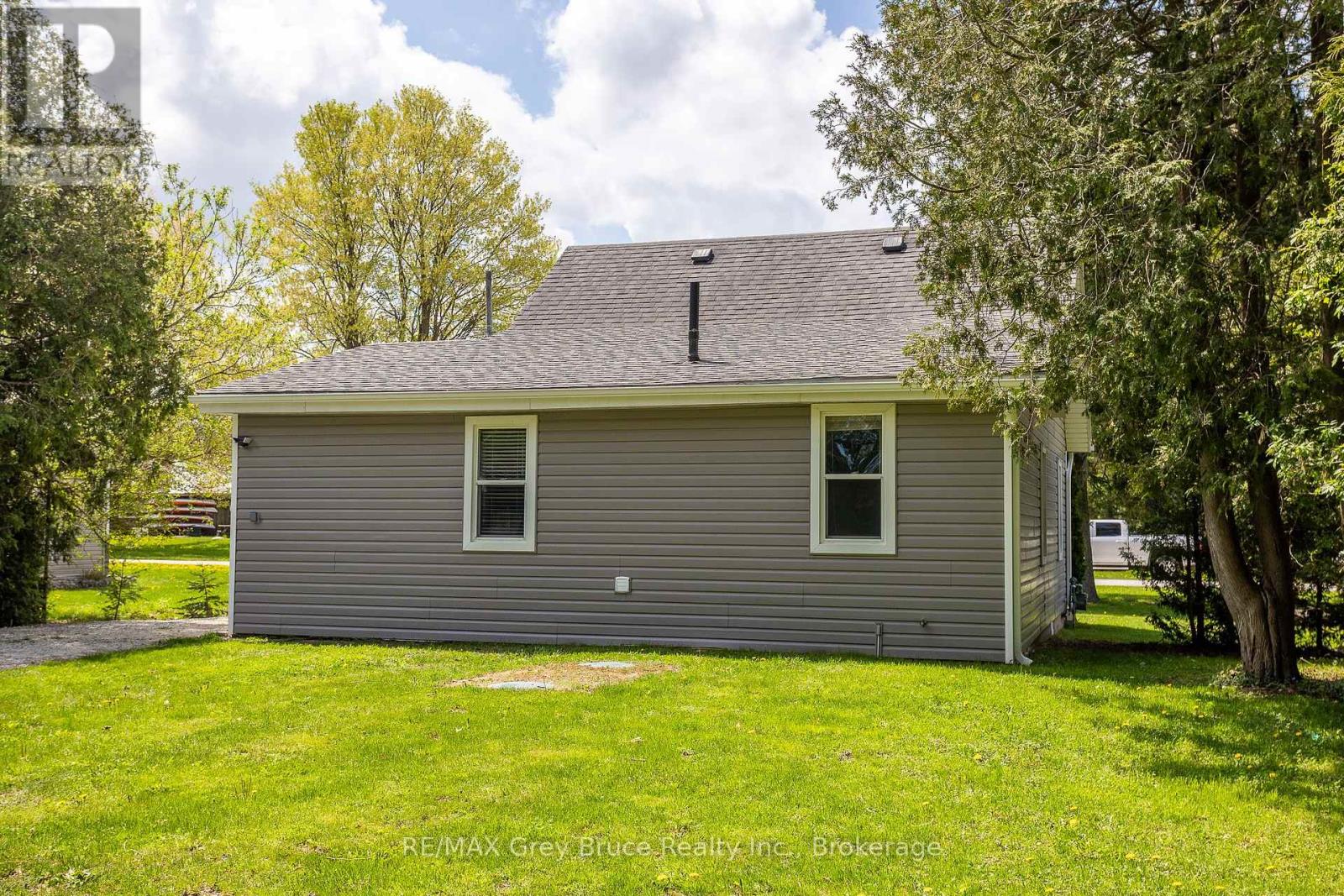 106 Spencer Street, South Bruce Peninsula, Ontario  N0H 1P0 - Photo 36 - X12157644
