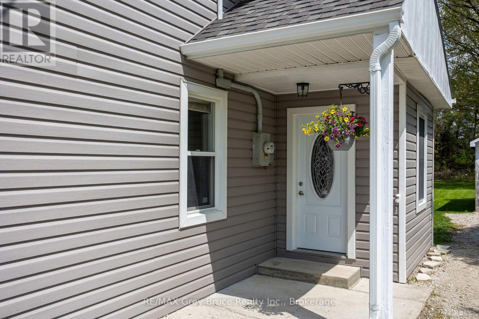 106 Spencer Street, South Bruce Peninsula, Ontario  N0H 1P0 - Photo 37 - X12157644