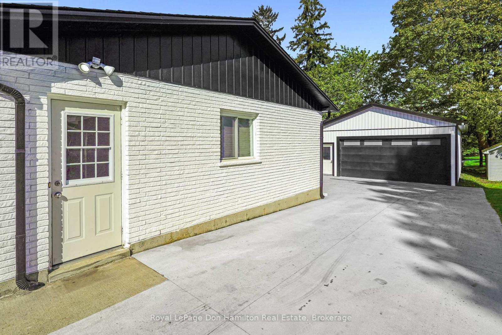 717 Ainley Street, Huron East, Ontario  N0G 1H0 - Photo 5 - X12157667