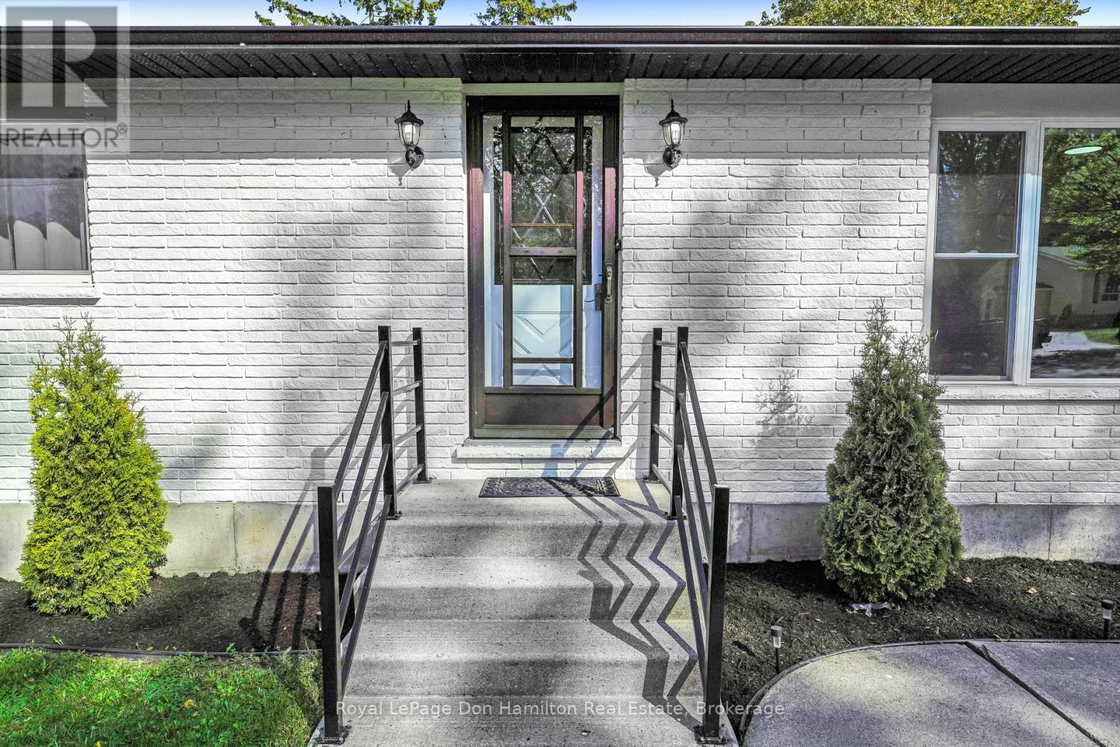 717 Ainley Street, Huron East, Ontario  N0G 1H0 - Photo 8 - X12157667
