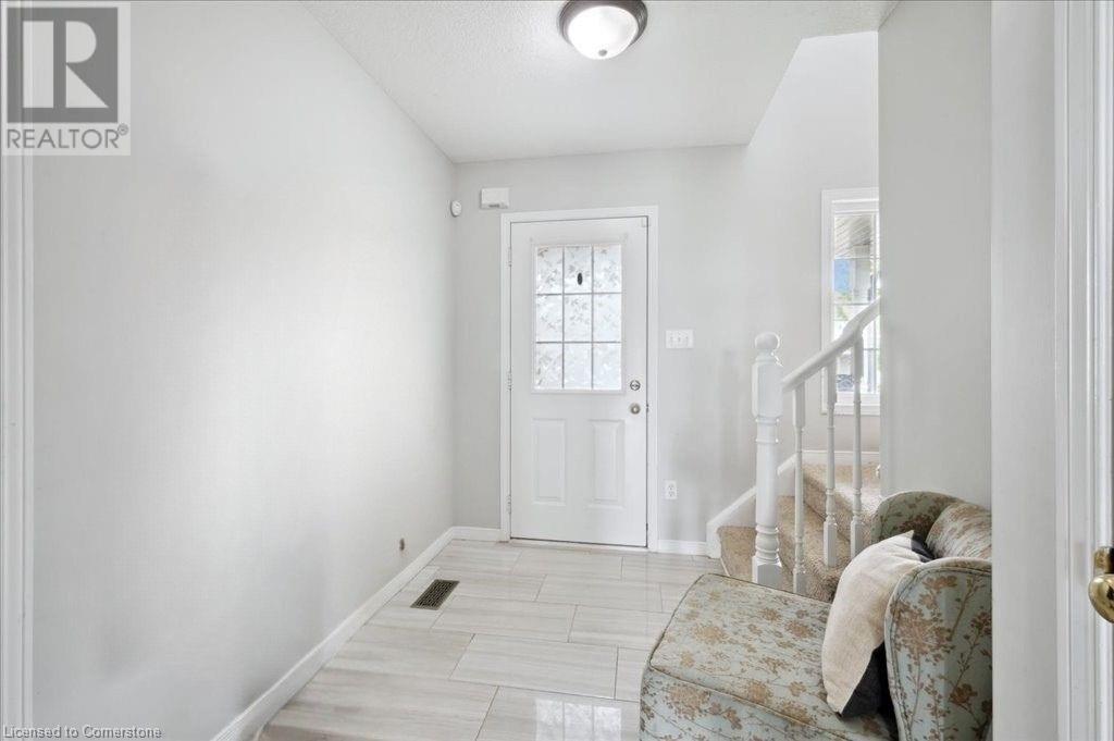 207 Brenneman Drive, Baden, Ontario  N3A 4N2 - Photo 6 - 40724539