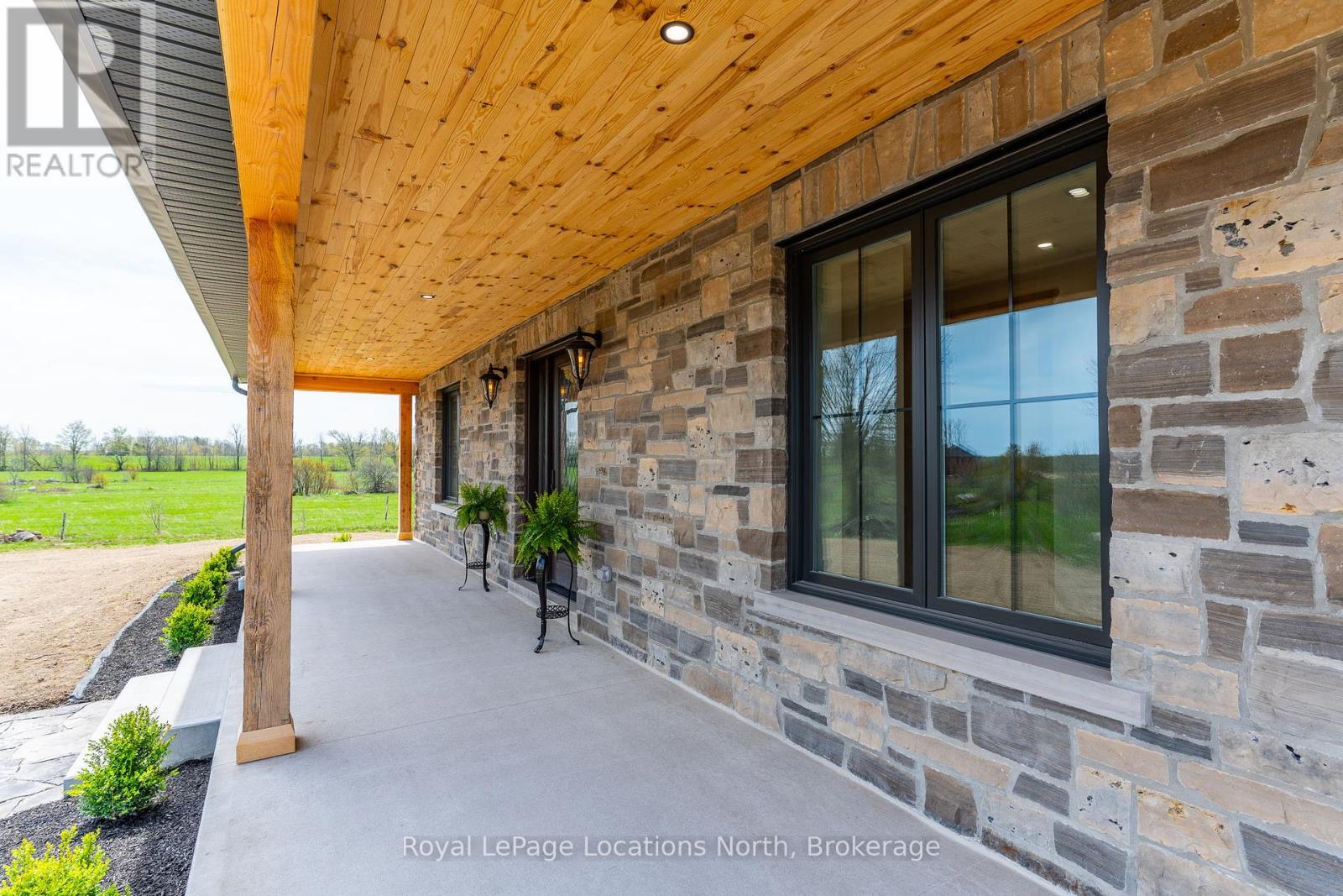 1037 Purple Valley Road, South Bruce Peninsula, Ontario  N0H 2T0 - Photo 5 - X12157696