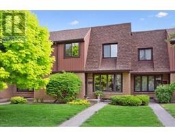104 KINGSWOOD Drive, Kitchener, Ontario