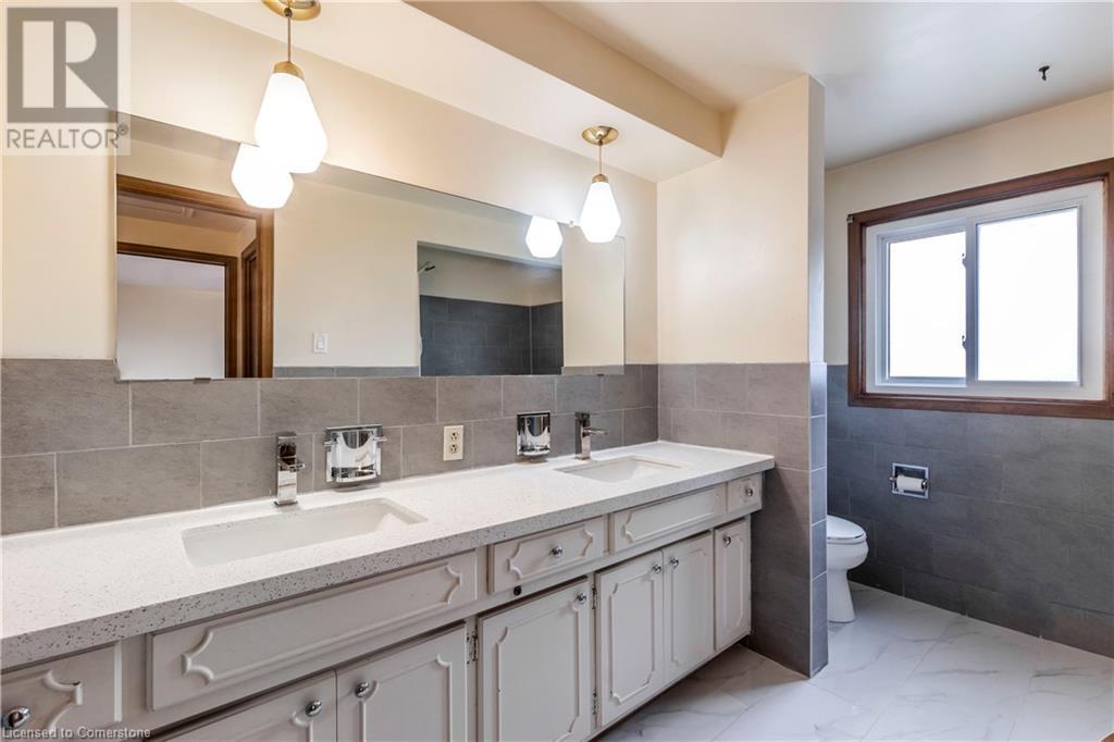 413 Carson Drive, Kitchener, Ontario  N2B 2W5 - Photo 22 - 40687899