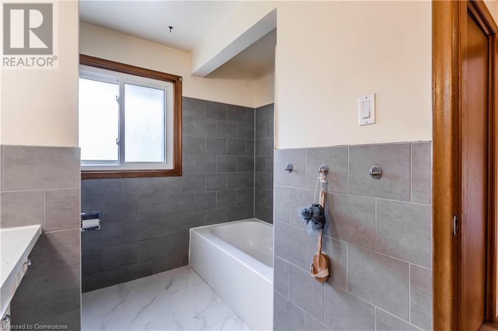 413 Carson Drive, Kitchener, Ontario  N2B 2W5 - Photo 23 - 40687899